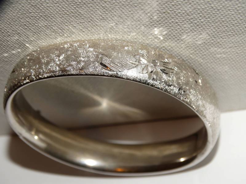 Sterling Silber 13mm Breite Blume Eingefasst Und Strukturiert Klappbar Hohl Armreif von TreasureHuntingSpot