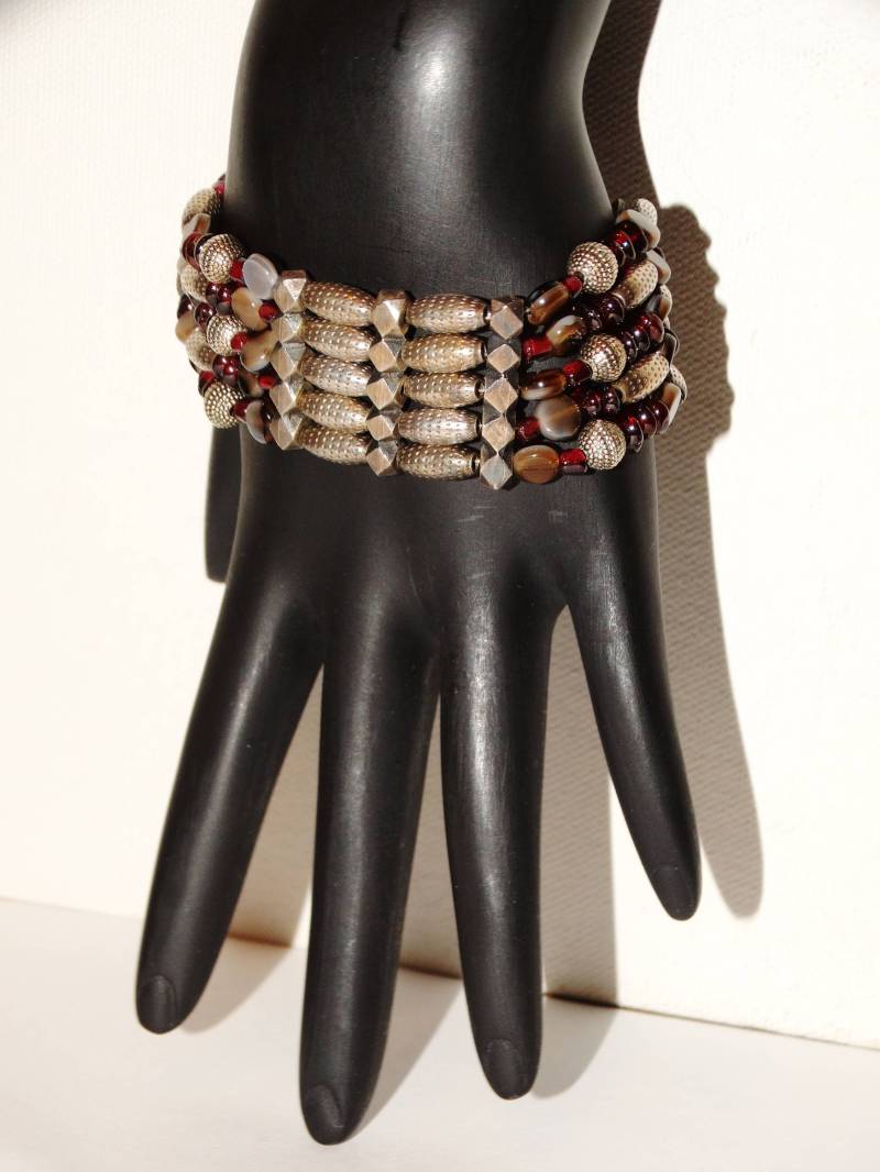 Sterling Silber Strukturierte Perlen & Echte Granat Stein Armband von TreasureHuntingSpot