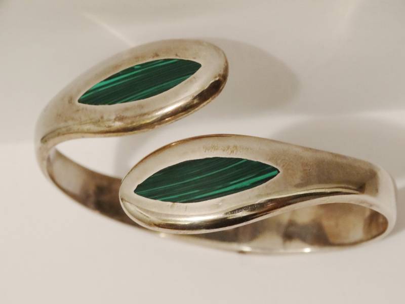 Vintage Massiv Sterling Silber Made in Mexico Grün Malachit Eingelegt Manschette Armband von TreasureHuntingSpot
