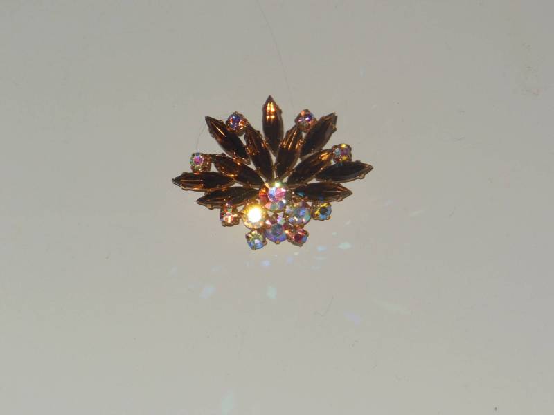 Vintage Braun Strass Mit Aurora Borealis Ab Brosche von TreasureTimeCapsule