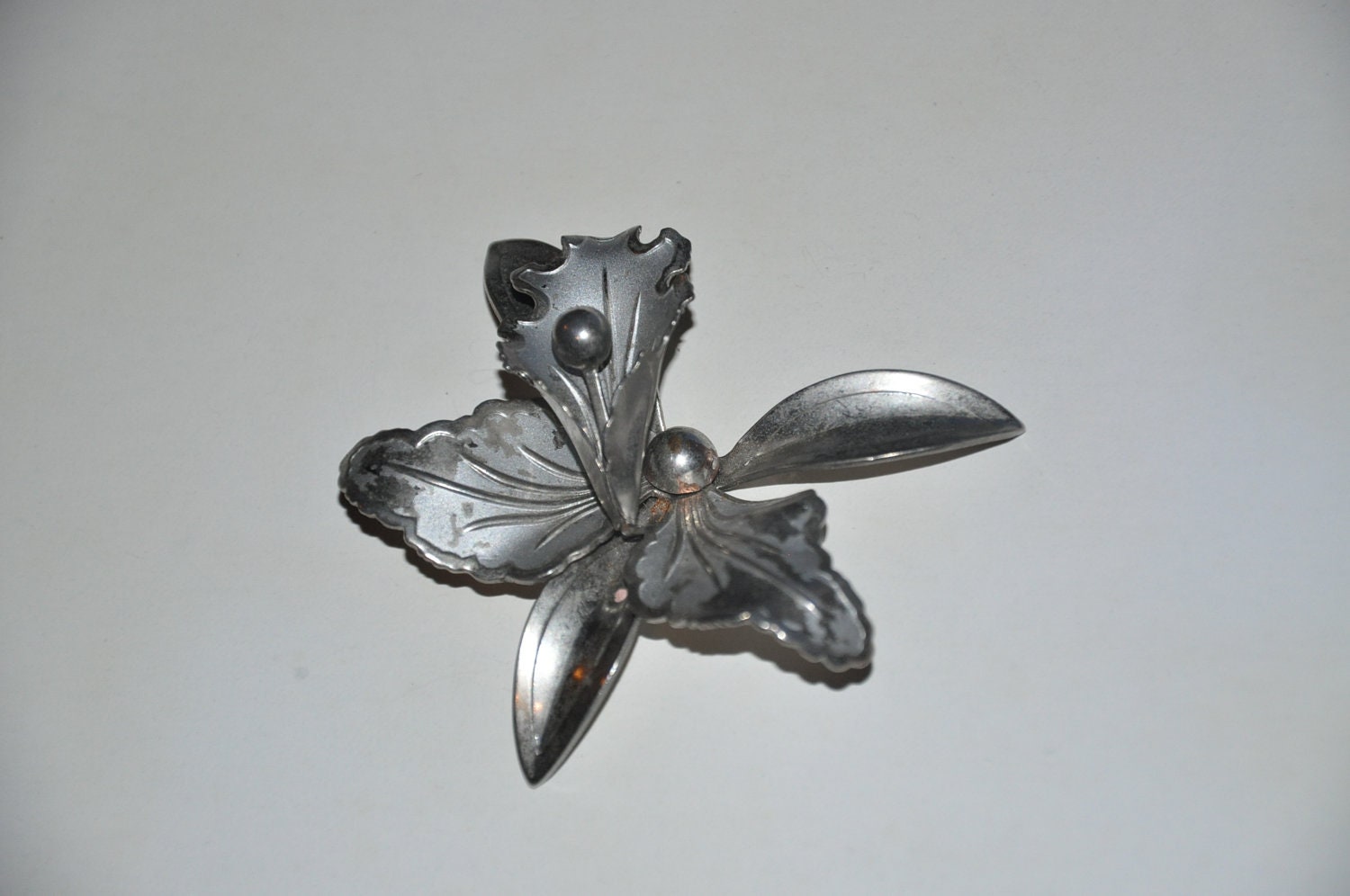 Vintage Brosche Modeschmuck Große Silber Blume von TreasureTimeCapsule