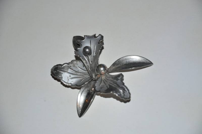 Vintage Brosche Modeschmuck Große Silber Blume von TreasureTimeCapsule