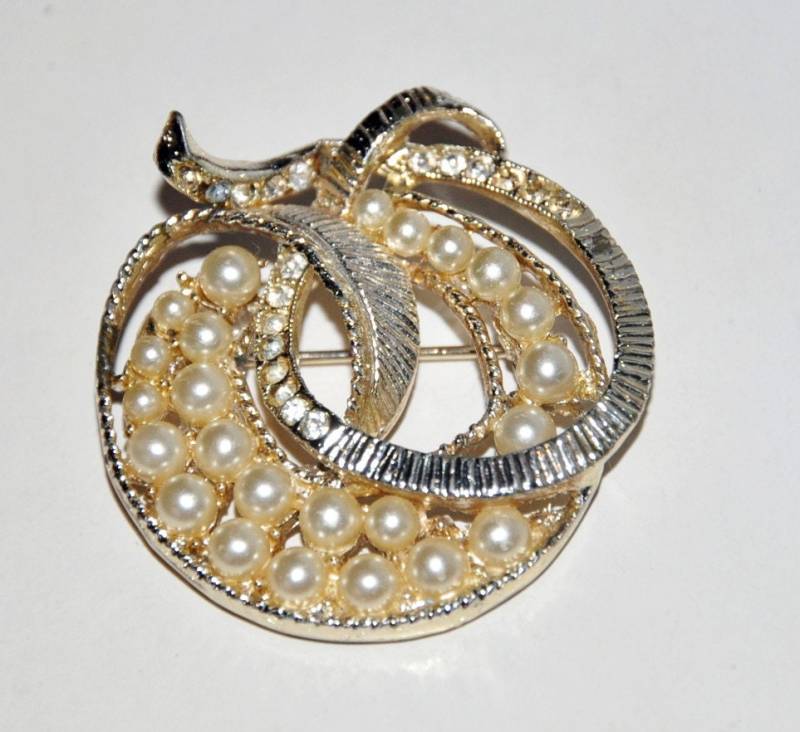 Vintage Brosche Unsigned Blau Modeschmuck Vintage Brosche Unsigned Blau Modeschmuck von TreasureTimeCapsule