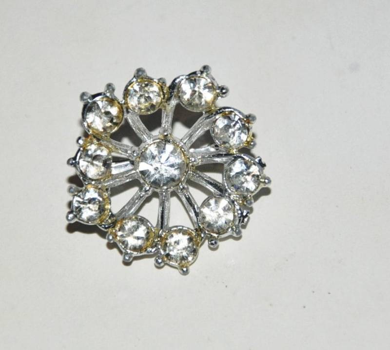 Vintage Strassbrosche von TreasureTimeCapsule