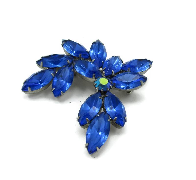 Blau Strass Brosche Prong Set Design Silber Ton Pin Strukturierte High End Vintage Schmuck Designer Braut Strauß Weihnachtsgeschenk von TreasureTrovebyTish