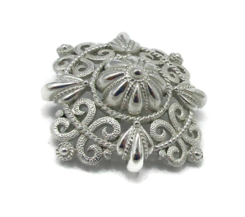 Crown Trifari Silver Brooch Pin Filigree Open Work 1950Er von TreasureTrovebyTish
