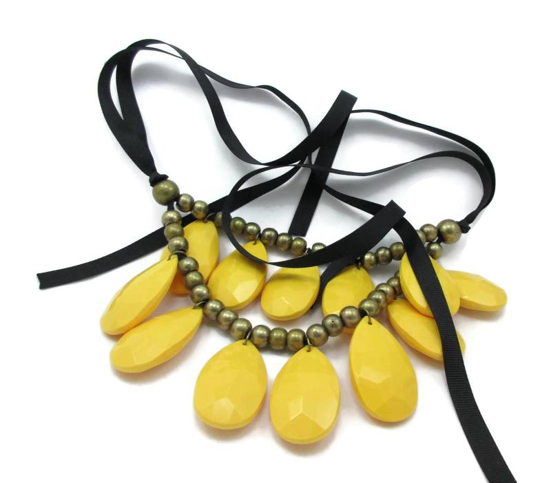 Gelbe Facettierte Perle Lätzchen Halskette Schwarz Krawatte Einstellbare Aussage Schmuck Chunky Vintage Kostüm Estate Designer von TreasureTrovebyTish