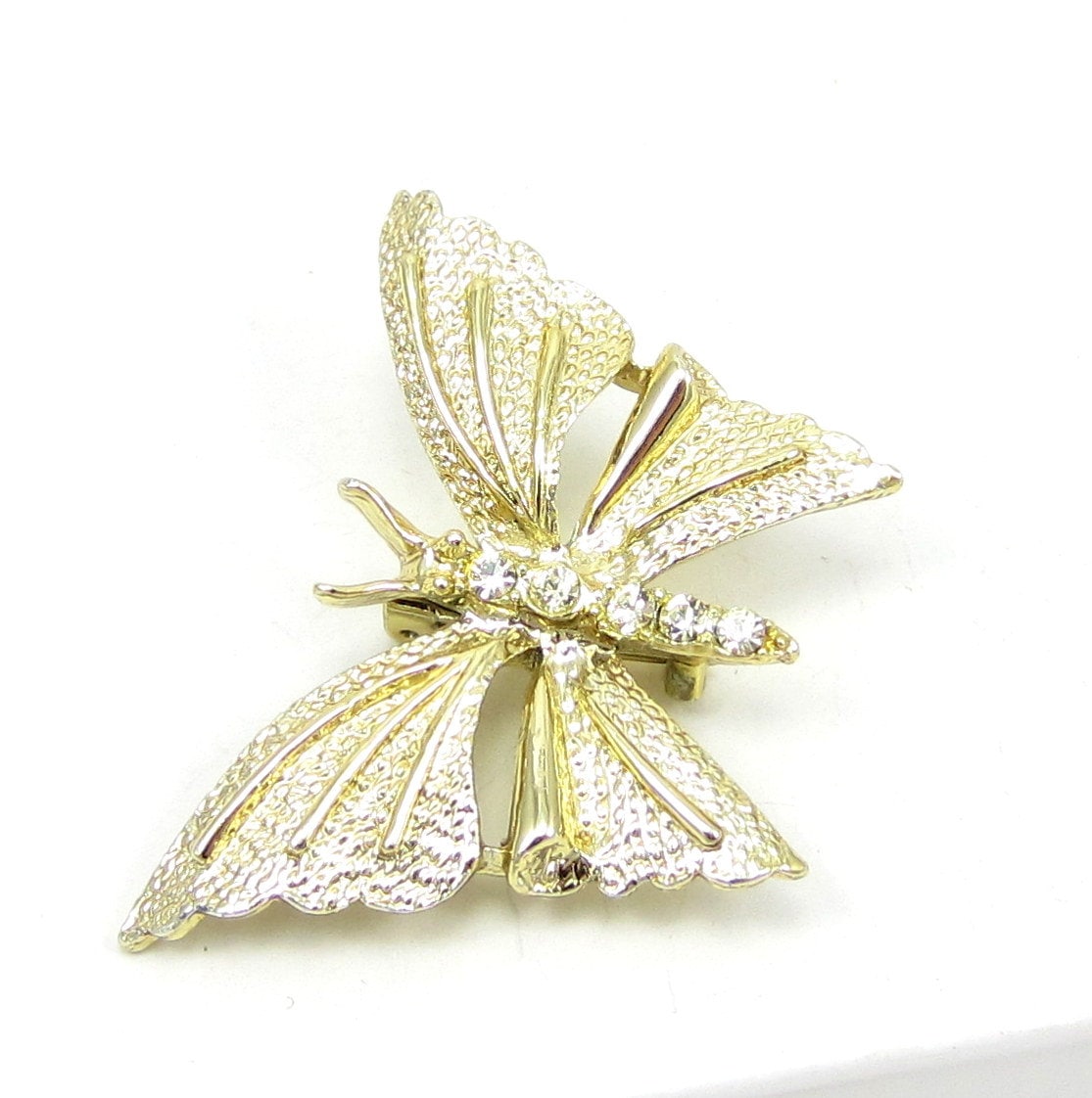 Gerry Gold Ton Schmetterling Pin Strass Insekt Brosche Schal Ideen Vintage Estate Wings Bugs Designer Signiert Kostüm Schmuck von TreasureTrovebyTish