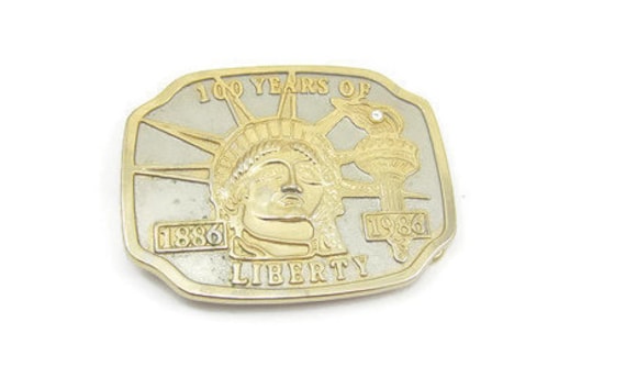 Gold Silber Statue Von Liberty Gürtelschnalle 1886 Bis 1986 Vintage Western Tragen Werkzeug Design Geschenk Idee Westlichen Mann Unisex von TreasureTrovebyTish