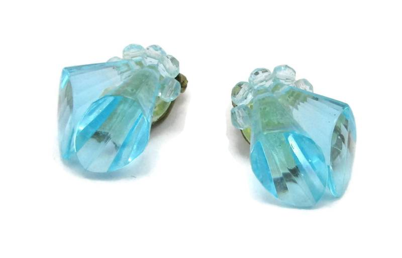 Hellblau Lucite Ohrringe Clip Ons Hollywood Spotlight Design Regency Runway Statement Designer Vintage Estate Findet Kostüm Schmuck von TreasureTrovebyTish