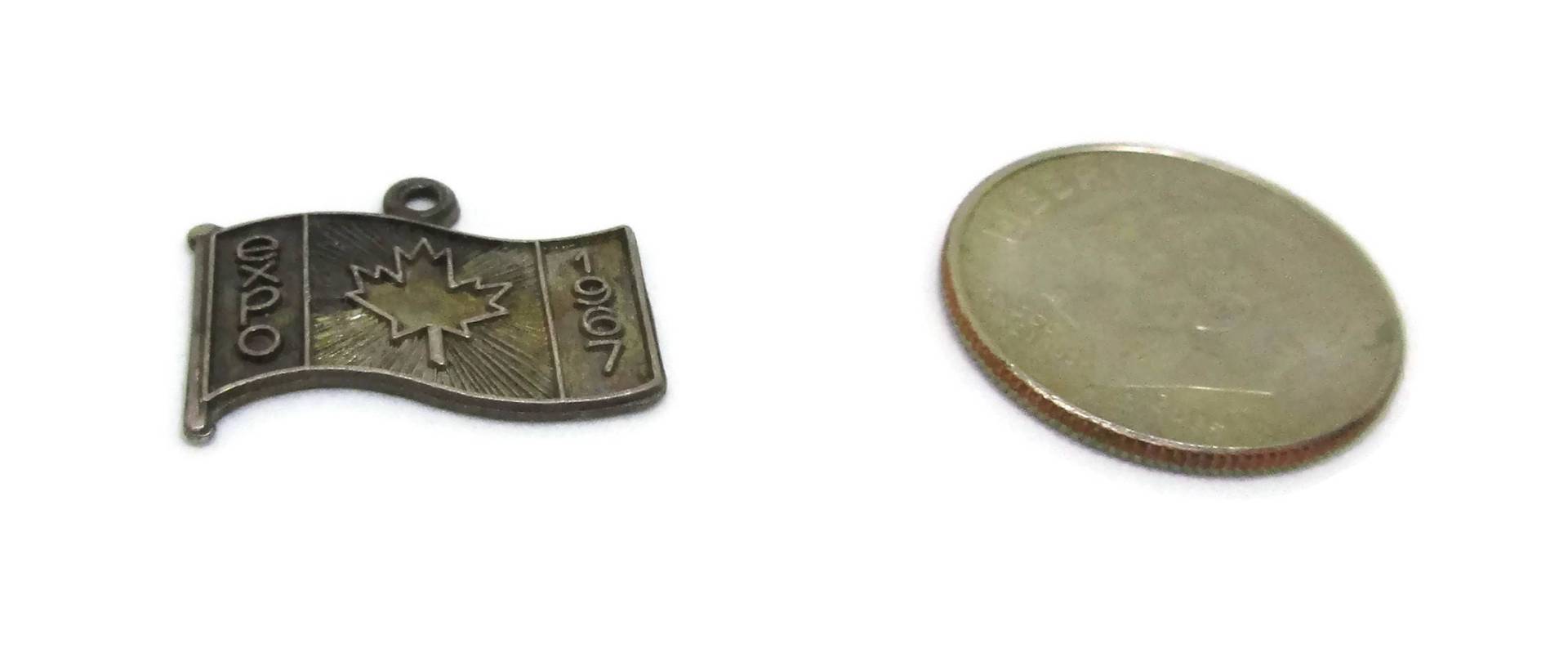 Isjc Sterling Silber Anhänger Charme Montreal Kanada 1967 Expo Maple Leaf 1960Er Jahre Vintage Estate Findet Schmuck Designer Geschenkideen Souvenir Isjc Sterling Silber Anhänger Charme Montreal Kanada 1967 Expo Maple Leaf 1960Er Jahre Vintage Estate Findet Schmuck Designer Geschenkideen Souvenir von TreasureTrovebyTish