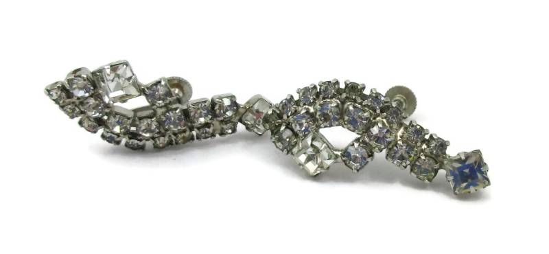 Klaren Strass Schraube Wieder Ohrringe Baumeln Tropfen Braut Silber Ton Vintage-Schmuck Rote Facettierte 1950Er Jahre Designer Kostüm Schmuck von TreasureTrovebyTish