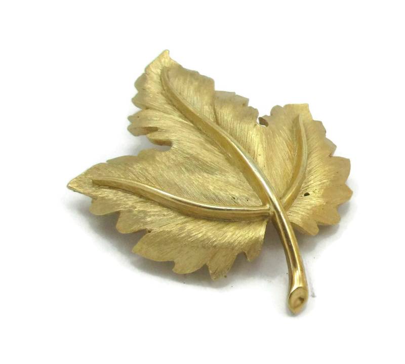 Krone Trifari Matt Gebürstet Gold-Ton Große Blatt Brosche 1950Er Jahre Strukturierte Entwerfer Runway Estate Kostüm Vintage Signiert von TreasureTrovebyTish