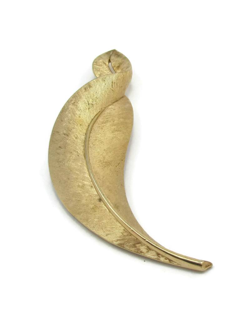 Krone Trifari Matt Gebürstet Gold Ton Große Pin Blatt Brosche 1960Er Jahre Strukturierte Designer Runway Estate Kostüm Vintage Zeichen von TreasureTrovebyTish