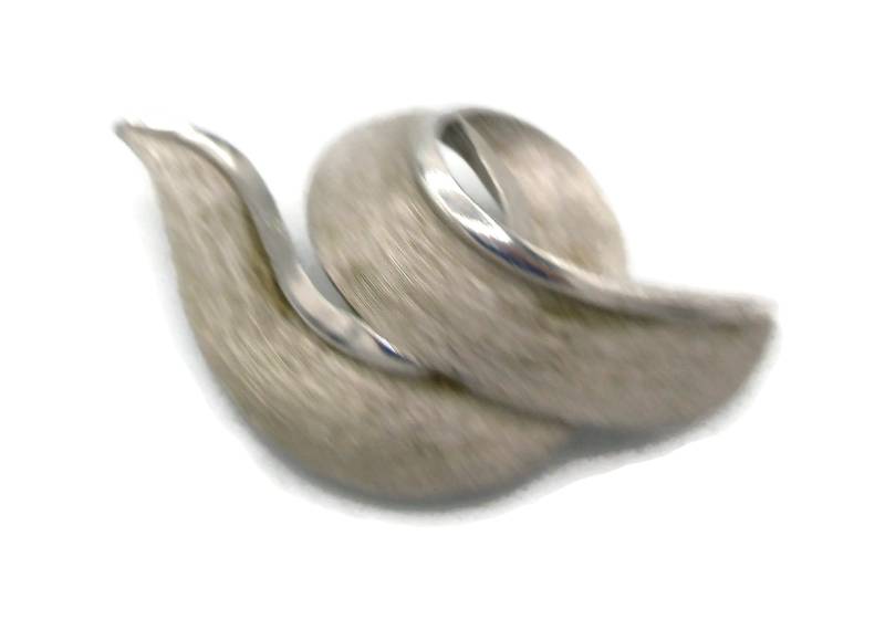 Krone Trifari Silber Brosche Anstecknadel Filigrane Offene Arbeit 1950Er Gebürstet Designer Landebahn Classic Schal von TreasureTrovebyTish