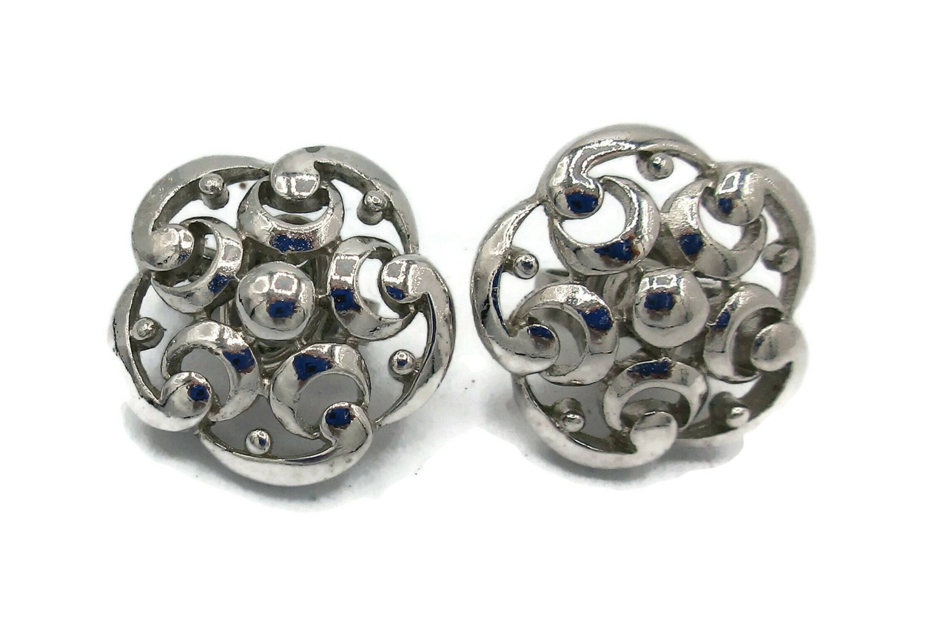 Krone Trifari Silber Ohrclips Offene Arbeit Design 1950Er Designer Signiert Landebahn Classic Vintage Kostüm Schmuck Krone Trifari Silber Ohrclips Offene Arbeit Design 1950Er Designer Signiert Landebahn Classic Vintage Kostüm Schmuck von TreasureTrovebyTish