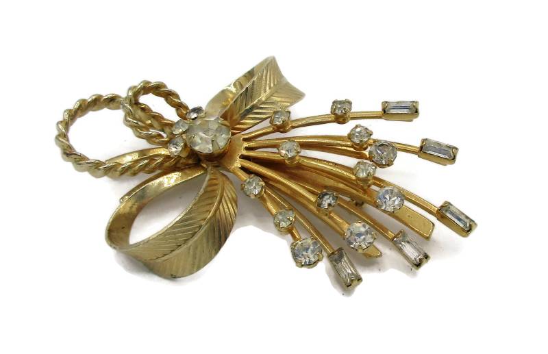 Sarah Coventry Gold Ton Pin Blumen Brosche Strass 1980Er Gebürstet Designer Landebahn Nachlass Kostüm Vintage Geschenkideen von TreasureTrovebyTish