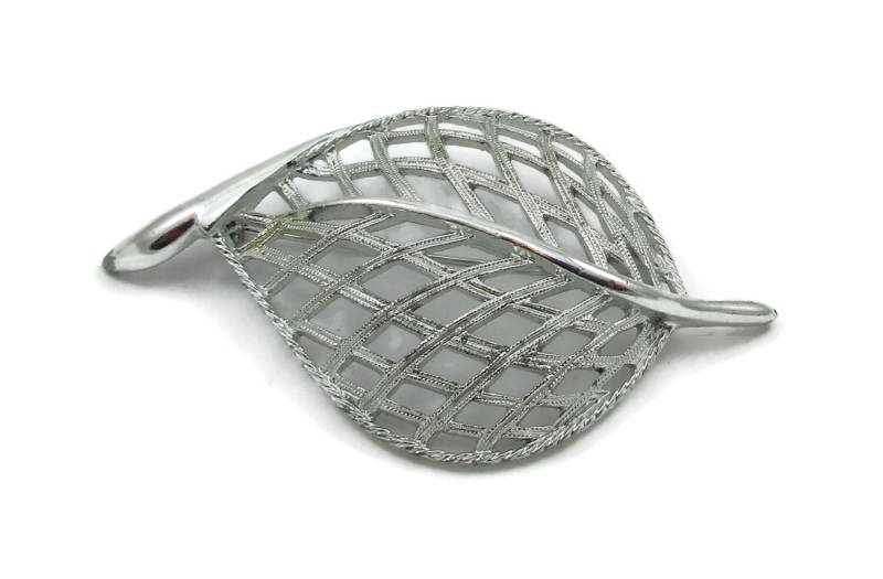 Sarah Coventry Silber Ton Offene Arbeit Tear Drop Pin Brosche Designer Signiert Kostüm Schmuck Mode Zubehör Estate Schal Sommer Sarah Coventry Silber Ton Offene Arbeit Tear Drop Pin Brosche Designer Signiert Kostüm Schmuck Mode Zubehör Estate Schal Sommer von TreasureTrovebyTish