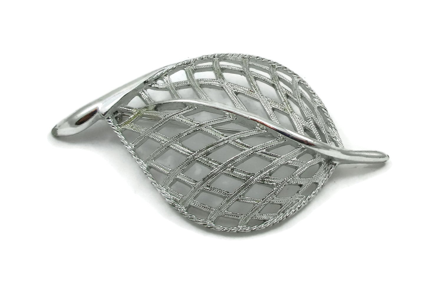 Sarah Coventry Silber Ton Offene Arbeit Tear Drop Pin Brosche Designer Signiert Kostüm Schmuck Mode Zubehör Estate Schal Sommer von TreasureTrovebyTish