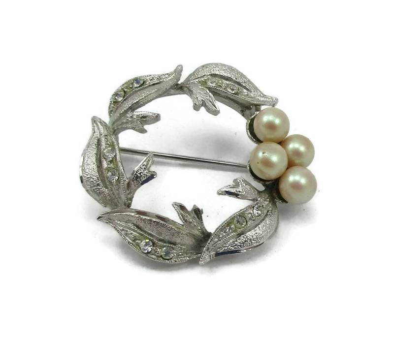 Silber Brosche Pin Perle Strass 1980Er Jahre Gebürstet Strukturierte Designer Runway Classic Schal Vintage Jewerlry von TreasureTrovebyTish