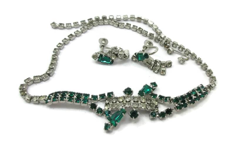 Silber Ton Grün Strass Halskette Schraube Zurück Ohrringe Set Designer Demi Parure Vintage Kostüm Schmuck Prom Braut Estate Finden von TreasureTrovebyTish