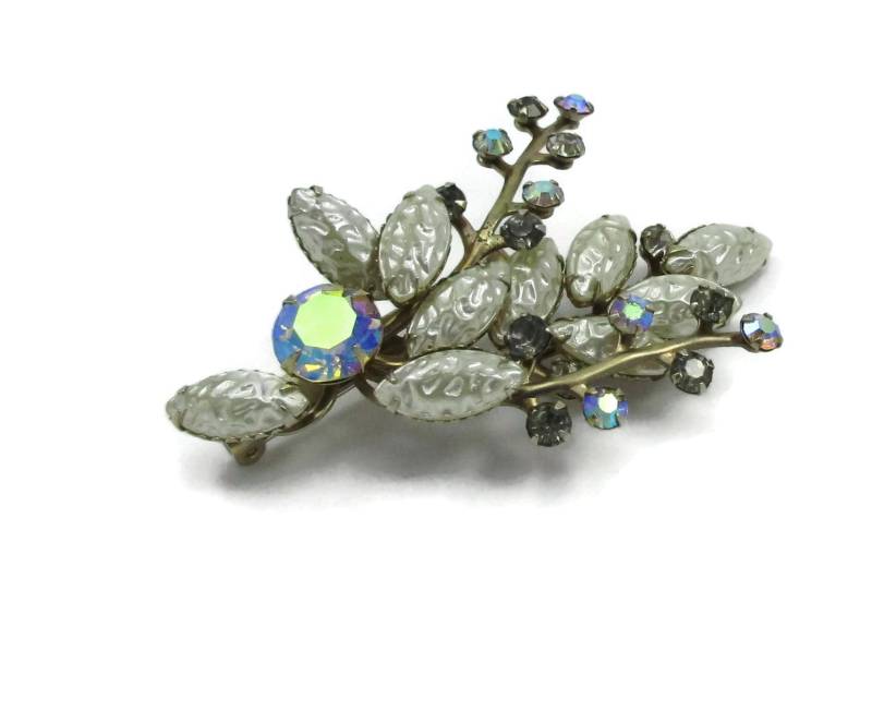 Silber Ton Weiß Pearlescent Steine Brosche Aurora Borealis Ab Pin Große Vintage Kostüm Schmuck Mode Estate Schal Pullover Silber Ton Weiß Pearlescent Steine Brosche Aurora Borealis Ab Pin Große Vintage Kostüm Schmuck Mode Estate Schal Pullover von TreasureTrovebyTish