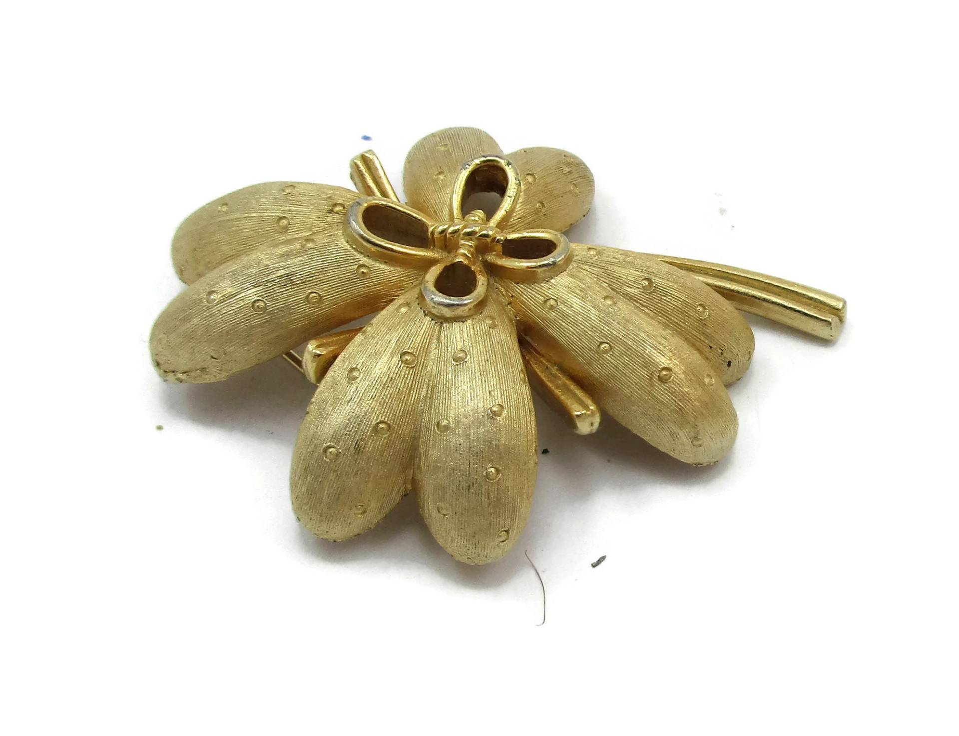 Sterne Matt Gebürstet Gold-Ton Pin Herz Kleeblatt Brosche 1950Er Jahre Strukturierten Entwerfer Runway Estate Kostüm Vintage Signiert von TreasureTrovebyTish