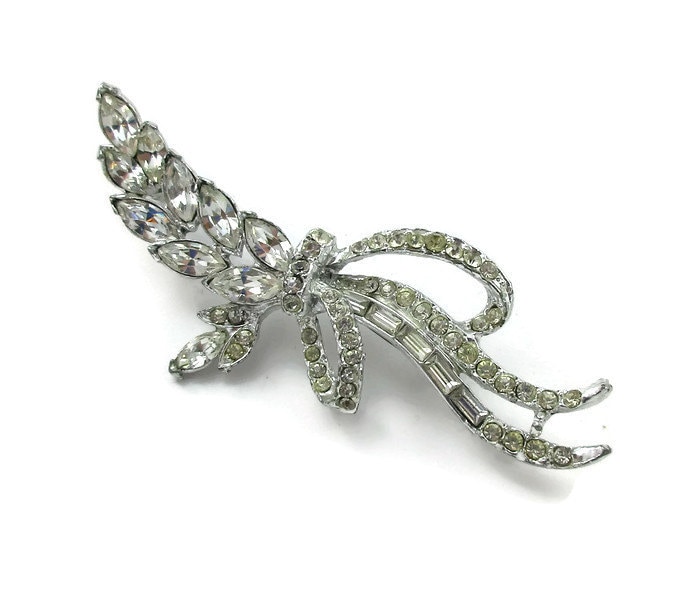 Top Weiss Große Klar Strass Silber Brosche Signiert Floral Spray Crystal High End Vintage Schmuck Designer Schal Pin Geschenk Idee Paula von TreasureTrovebyTish