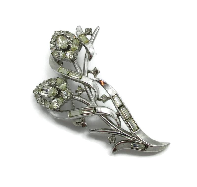 Trifari Pat Pend Strass Brosche 1950 Klar Silber Ton Farbe Vintage Designer Signiert Schmuck Geschenk Ideen Schal von TreasureTrovebyTish