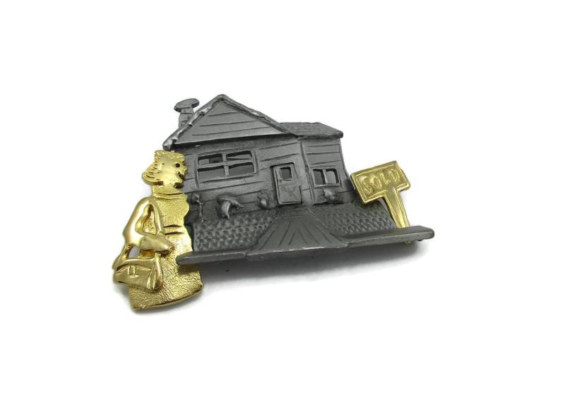 Ultracraft Zinn Gold Ton Brosche Verkauft Zeichen Pin Makler Geschenk Metall Emaille Vintage Schmuck Signiert Finish Ideen Schal Ultracraft Zinn Gold Ton Brosche Verkauft Zeichen Pin Makler Geschenk Metall Emaille Vintage Schmuck Signiert Finish Ideen Schal von TreasureTrovebyTish