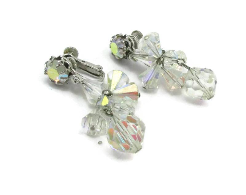 Vendome Klar Aurora Borealis Perle Kristall Ohrringe Silber Ton Baumeln Brautschmuck 1960Er Jahre Designer Kostüm Schmuck Vendome Klar Aurora Borealis Perle Kristall Ohrringe Silber Ton Baumeln Brautschmuck 1960Er Jahre Designer Kostüm Schmuck von TreasureTrovebyTish
