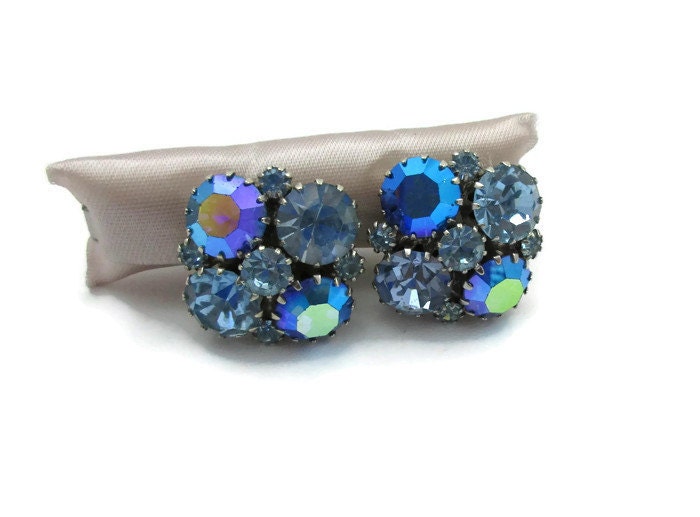 Weiss Blau Aurora Borealis Clip Ohrringe Ab Strass Cz Prong Set Designer Signiert Vintage Estate Schmuck Braut Geschenk Ideen Runway Paula von TreasureTrovebyTish