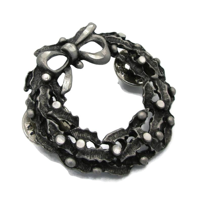 Zinnkranz Anstecknadel Brosche Mit Schleife Reversnadel Krawatten Tack Weihnachten Pin Vintage Kostüm Schmuck Urlaub Geschenkidee Designer Schal von TreasureTrovebyTish
