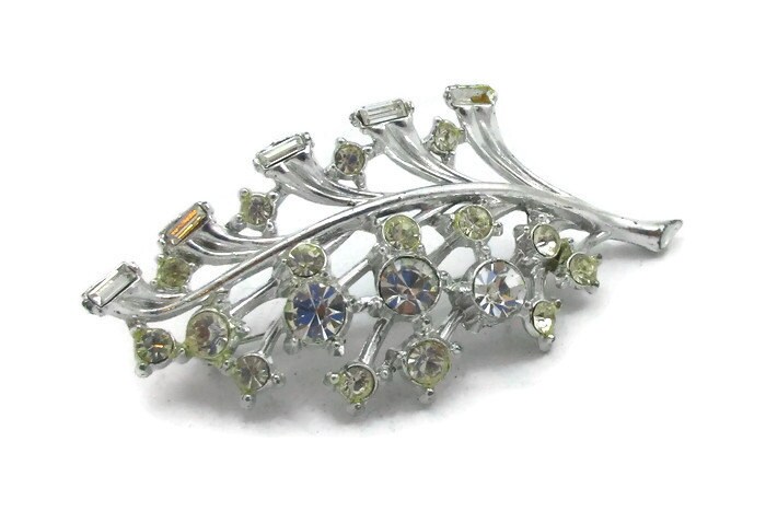 strass Silber Ton Brosche Blume Pin Vintage Schmuck Schal Pins Clips Cz Designer Kostüm Braut Bouqet von TreasureTrovebyTish