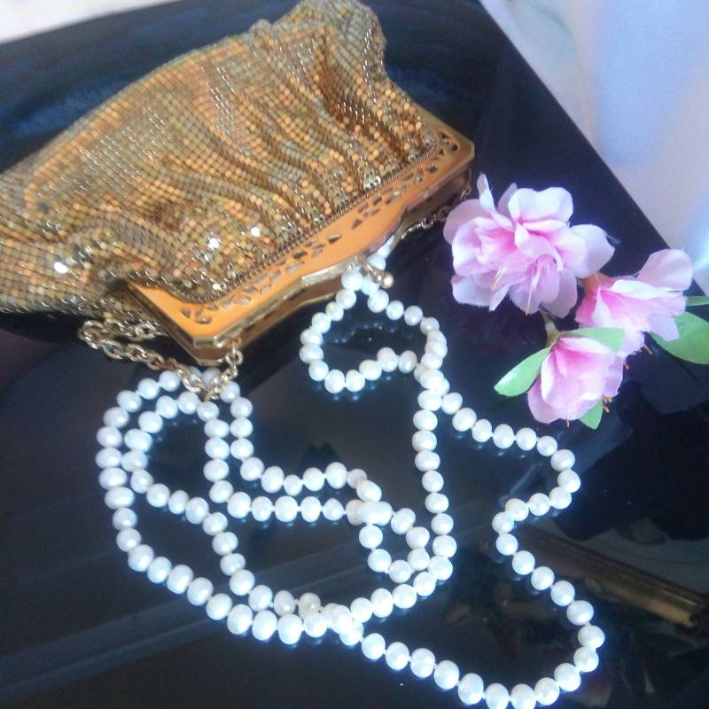 Vintage Süßwasser-Schneewittchen-Perlen, Echte Weiße Perlenkette, Geknotete Circa 1950, 285 von Treasurebox4you