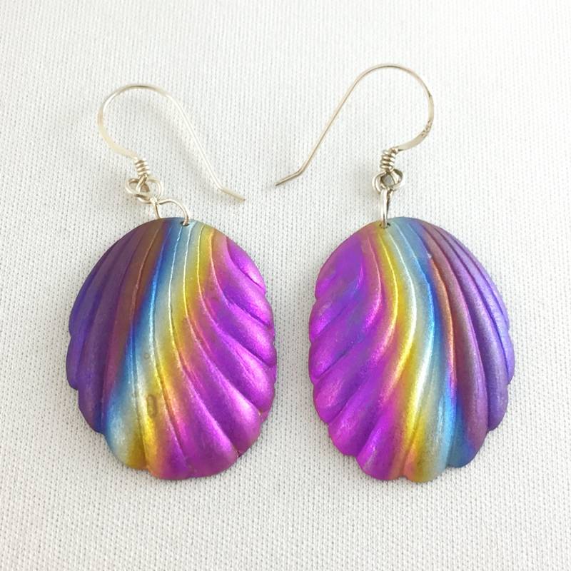 Vintage Titan Wärme Behandelt Regenbogen Ohrringe Medium, #tel-1 Letzte Vintage Titan Wärme Behandelt Regenbogen Ohrringe Medium, #tel-1 Letzte von Treasurebox83