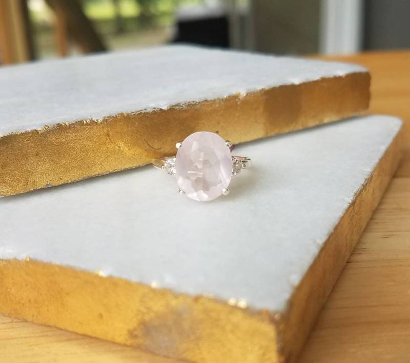 Ring Aus Sterlingsilber Mit Rosenquarz Und Weißem Topas, Größe 6, 5 Ring Aus Sterlingsilber Mit Rosenquarz Und Weißem Topas, Größe 6, 5 von TreasuresByHilary