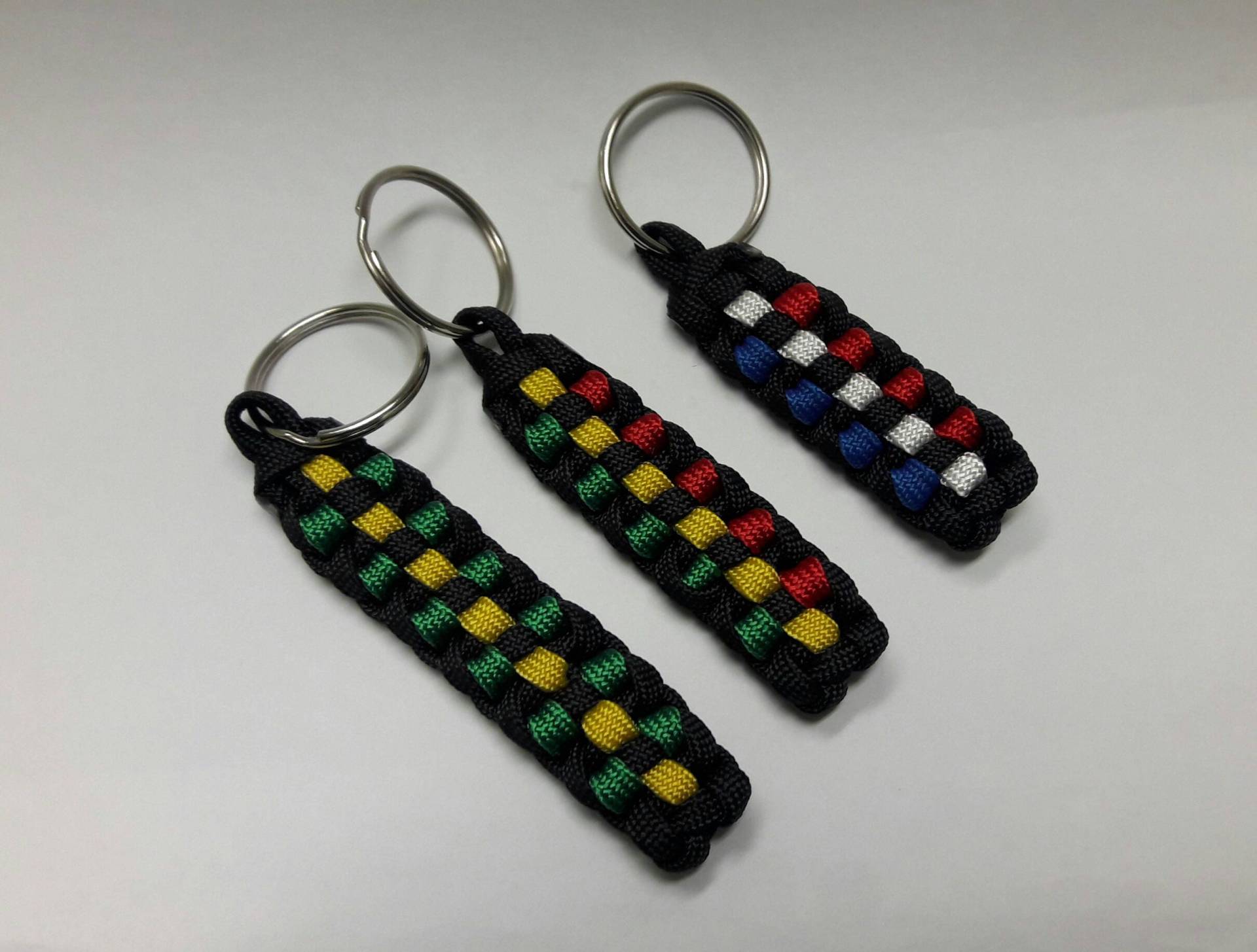 Karierter Paracord Schlüsselanhänger Jamaikas Rasta Colors von TreasuresByToya