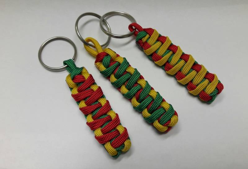Rasta Paracord Schlüsselanhänger Solomon Bar Weave von TreasuresByToya