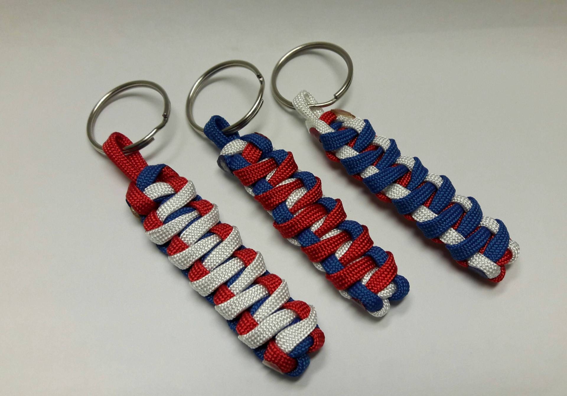 Paracord Schlüsselanhänger Usa Colors, Cobra Knot von TreasuresByToya