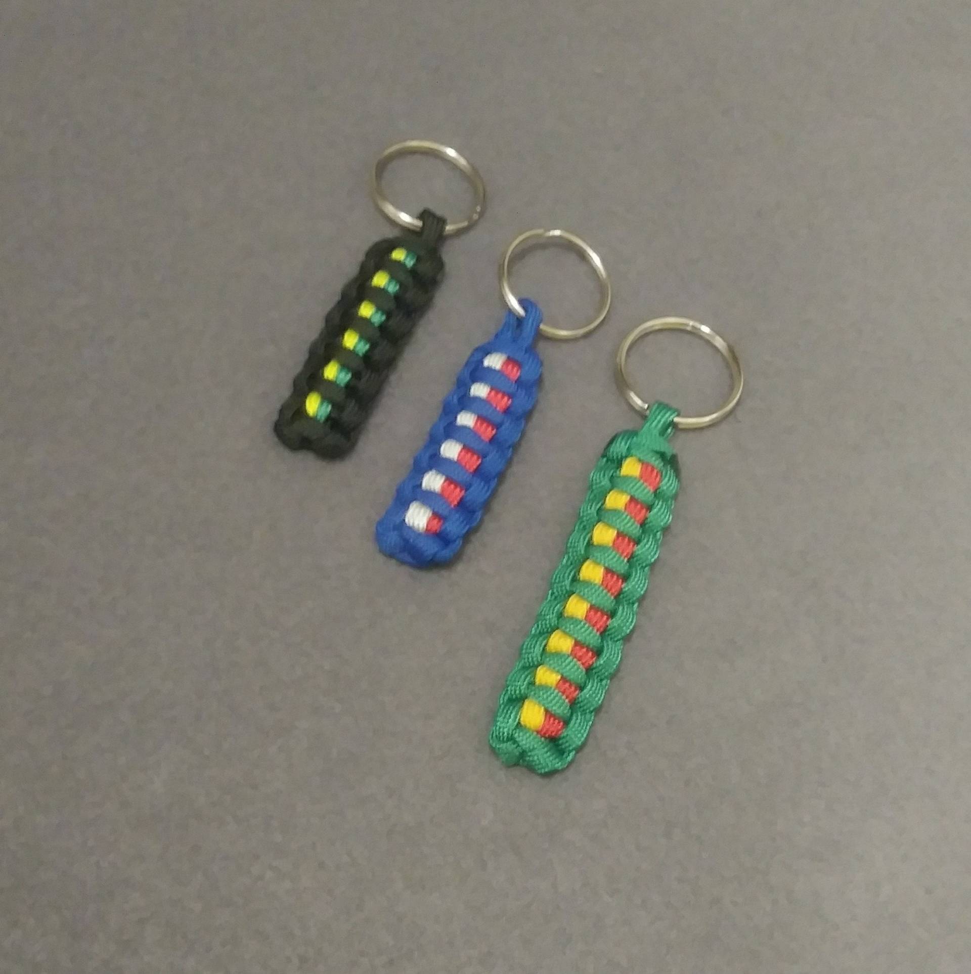 Paracord Schlüsselanhänger Usa Patriotic, Jamaika Rasta Colors von TreasuresByToya