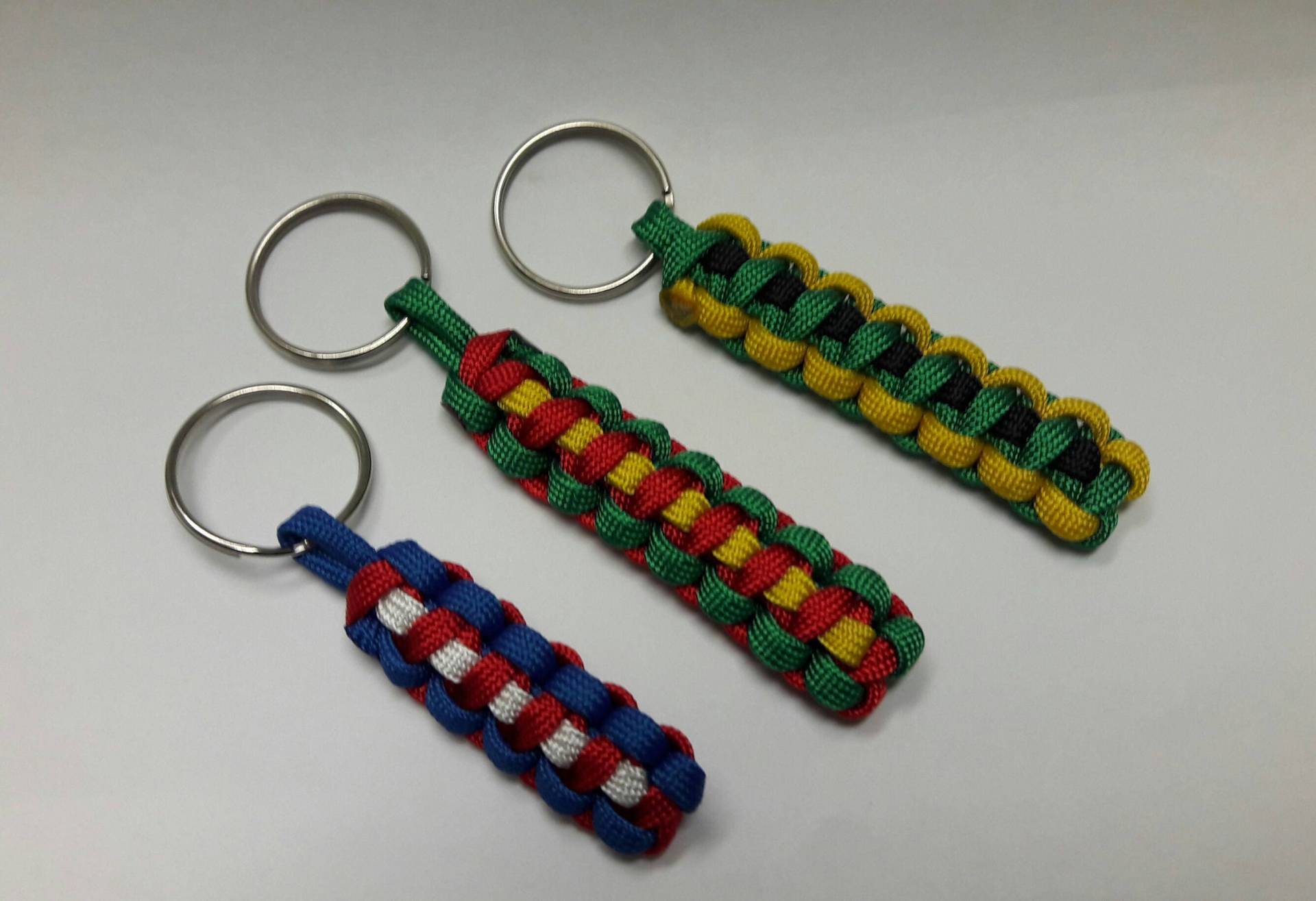 "Schlüsselanhänger Aus Paracord "Cobra Knot" von TreasuresByToya