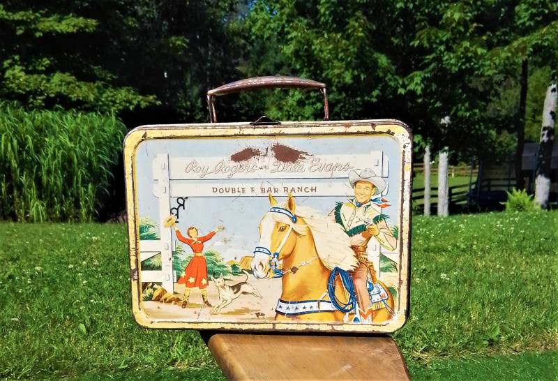 Alte Und Vintage Thermos Co Lunchbox Aus Metall Lunch Box Roy Rogers Dale Evans Double Bar Ranch 1954 Alte Und Vintage Thermos Co Lunchbox Aus Metall Lunch Box Roy Rogers Dale Evans Double Bar Ranch 1954 von TreasuresMemories
