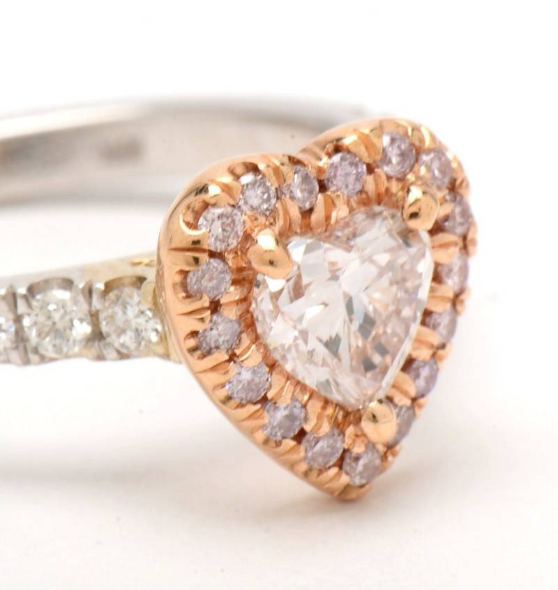 Rosa Diamant Ring 18 Kt Weiß Und Roségold Herz Form Gia Zertifiziert .99 Karat Gesamtgewicht Rosa Diamant Ring 18 Kt Weiß Und Roségold Herz Form Gia Zertifiziert .99 Karat Gesamtgewicht von TreasuresThruTime22