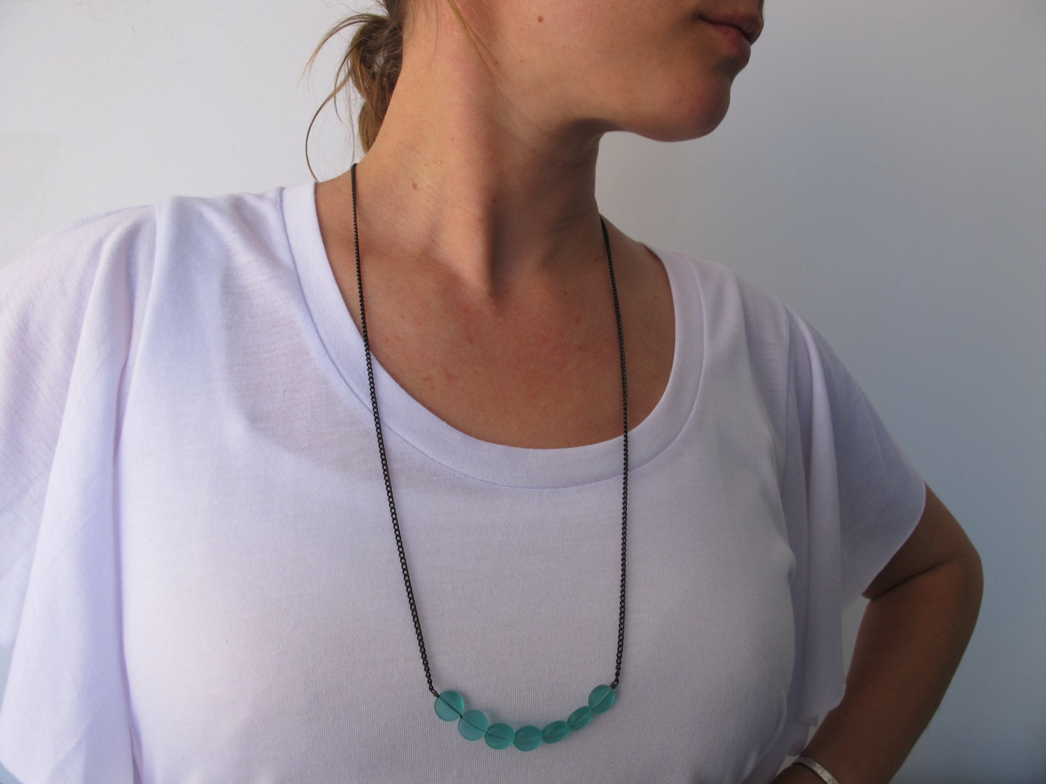 Halskette Mit Schwarzer Kette Und Glasperlen von TreeAndSea