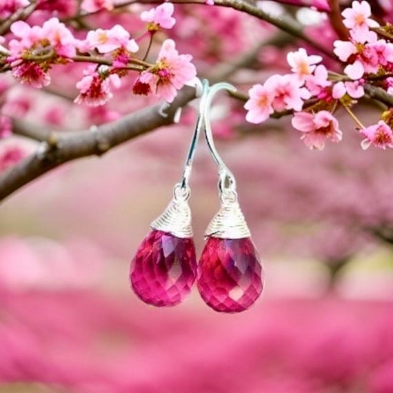 Entzückende Hot Pink Turmalin Tropfen Halskette & Ohrringe Einzeln Oder Im Set Erhältlich. Silber 24K Vergoldeter Draht. Handgefertigt in Hawaii Entzückende Hot Pink Turmalin Tropfen Halskette & Ohrringe Einzeln Oder Im Set Erhältlich. Silber 24K Vergoldeter Draht. Handgefertigt in Hawaii von TreeHouseDelights