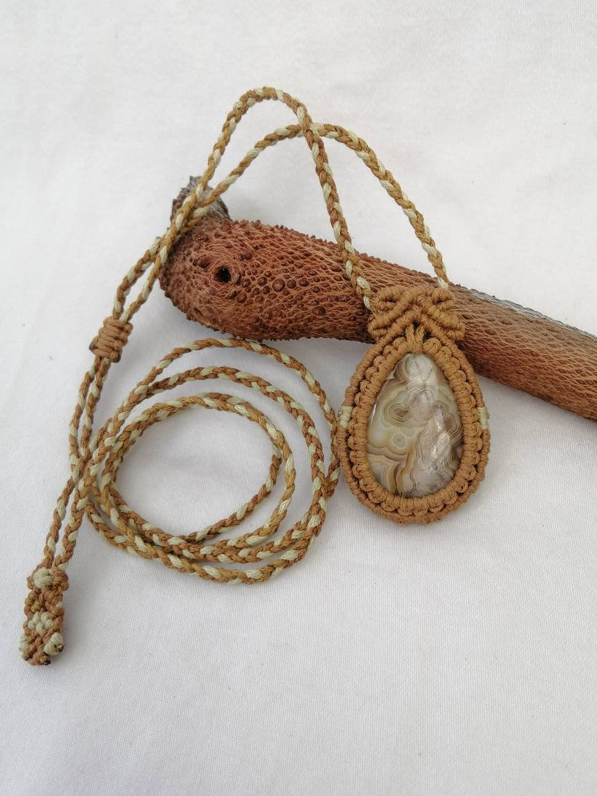 Verrückte Spitze Achat Verstellbare Halskette von TreeOfStones