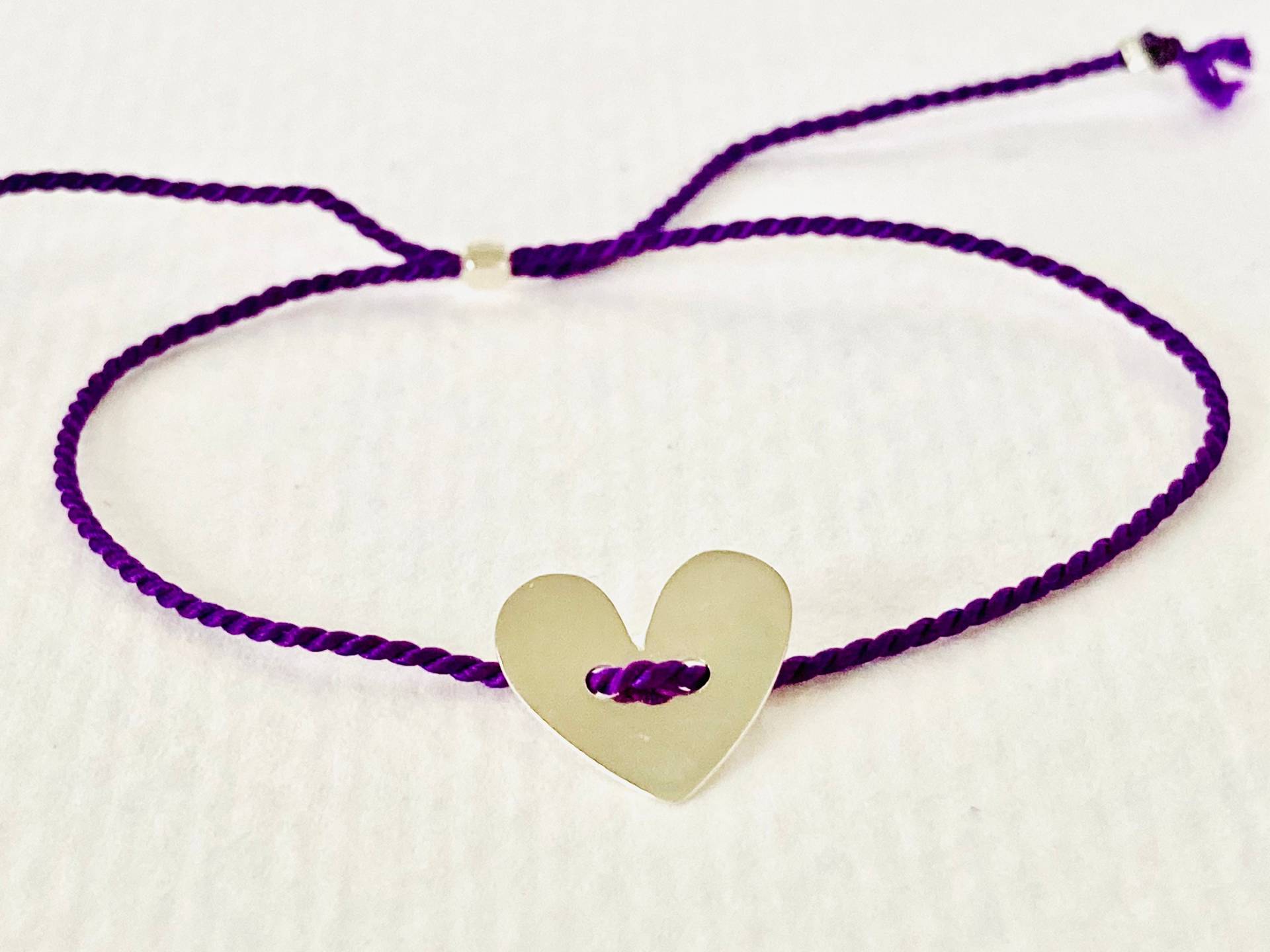 Lila Seidenfaden Armband Mit Sterling Silber Herz von TreeSwingStudio