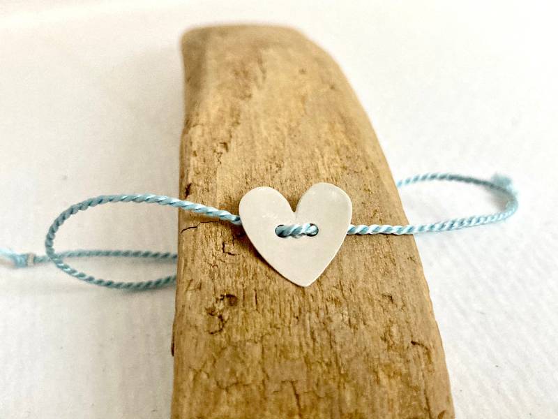 Türkis Blau Seidenfaden Armband Mit Sterling Silber Herz - Verstellbar von TreeSwingStudio
