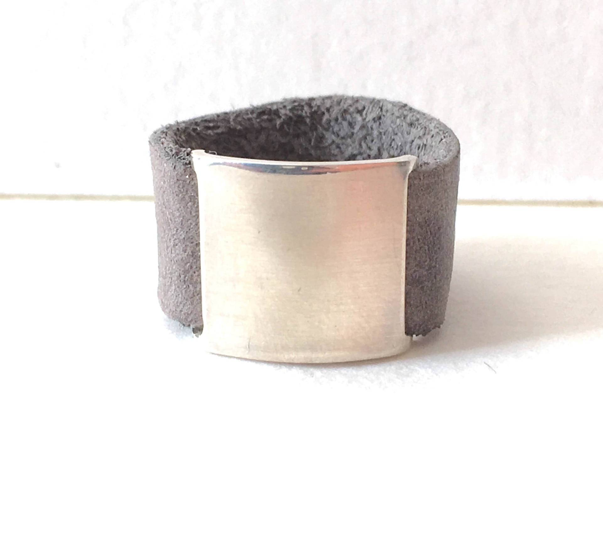 sterling Silber Leder Gürtelschnalle Ringgröße 8 von TreeSwingStudio